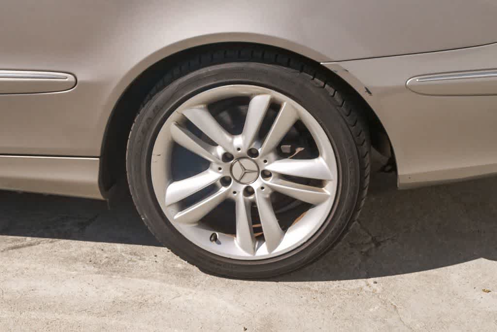 Thumbnail: 2006 Mercedes-Benz CLK - 6