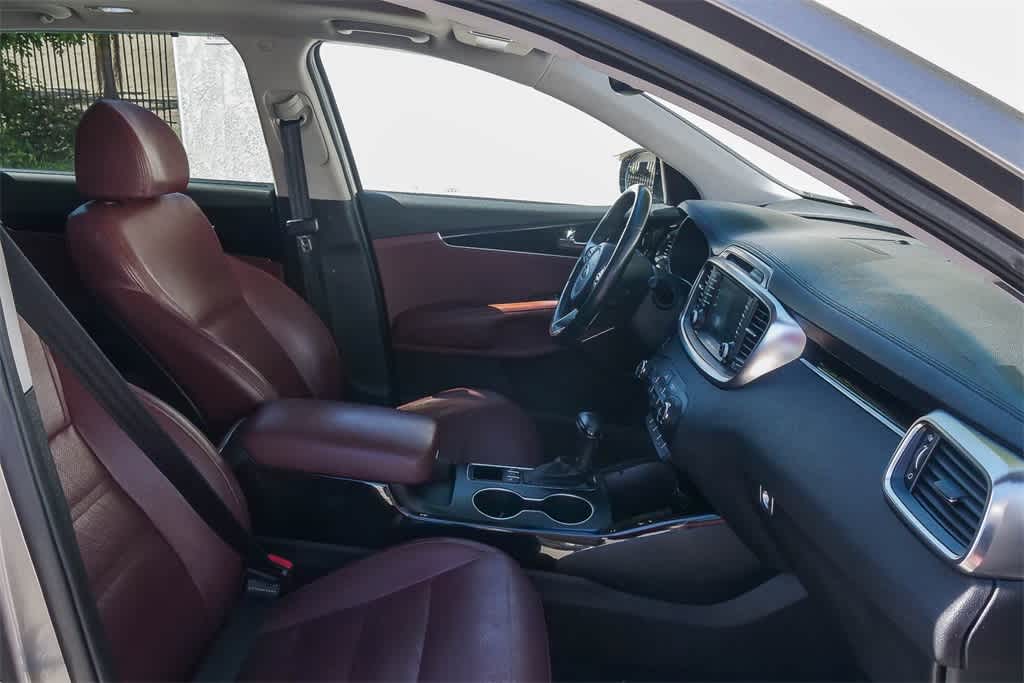 Thumbnail: 2018 Kia Sorento - 16