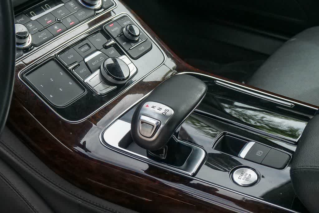 Thumbnail: 2011 Audi A8 - 18