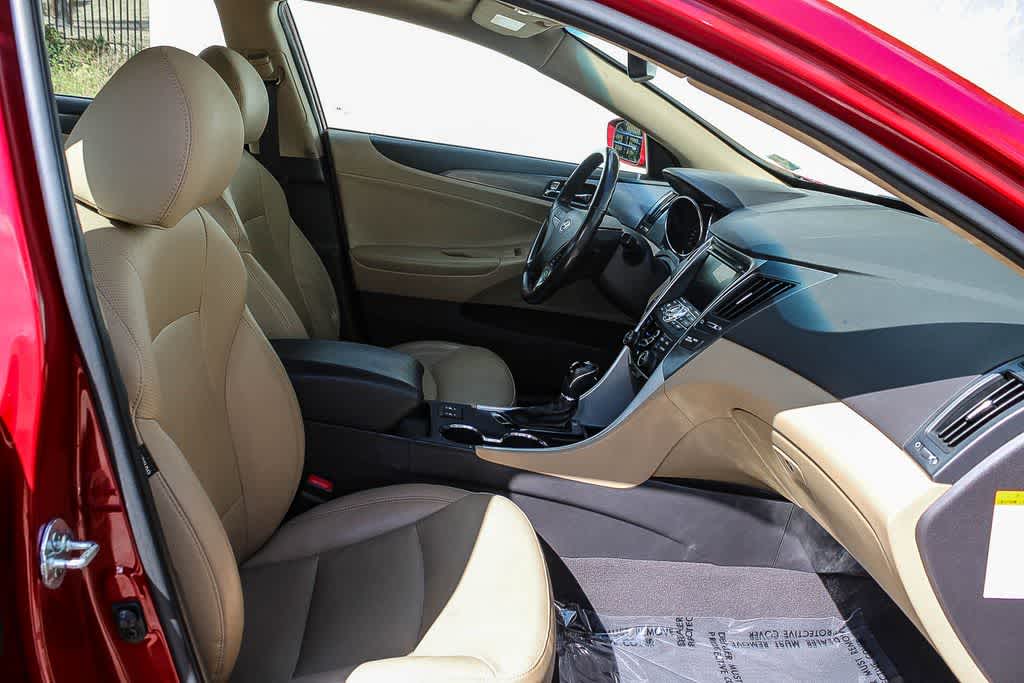 Thumbnail: 2013 Hyundai Sonata - 15