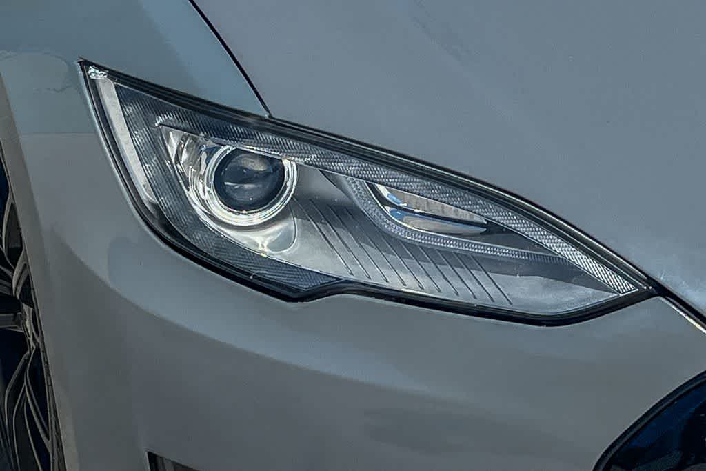 Thumbnail: 2013 Tesla Model S - 4
