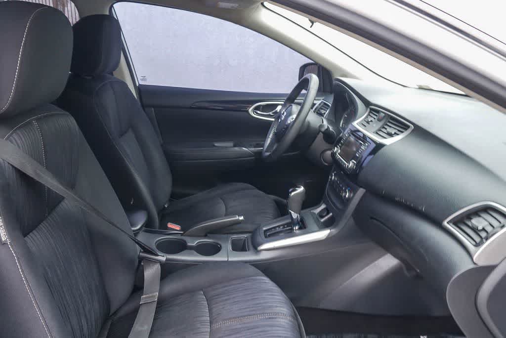 Thumbnail: 2016 Nissan Sentra - 16