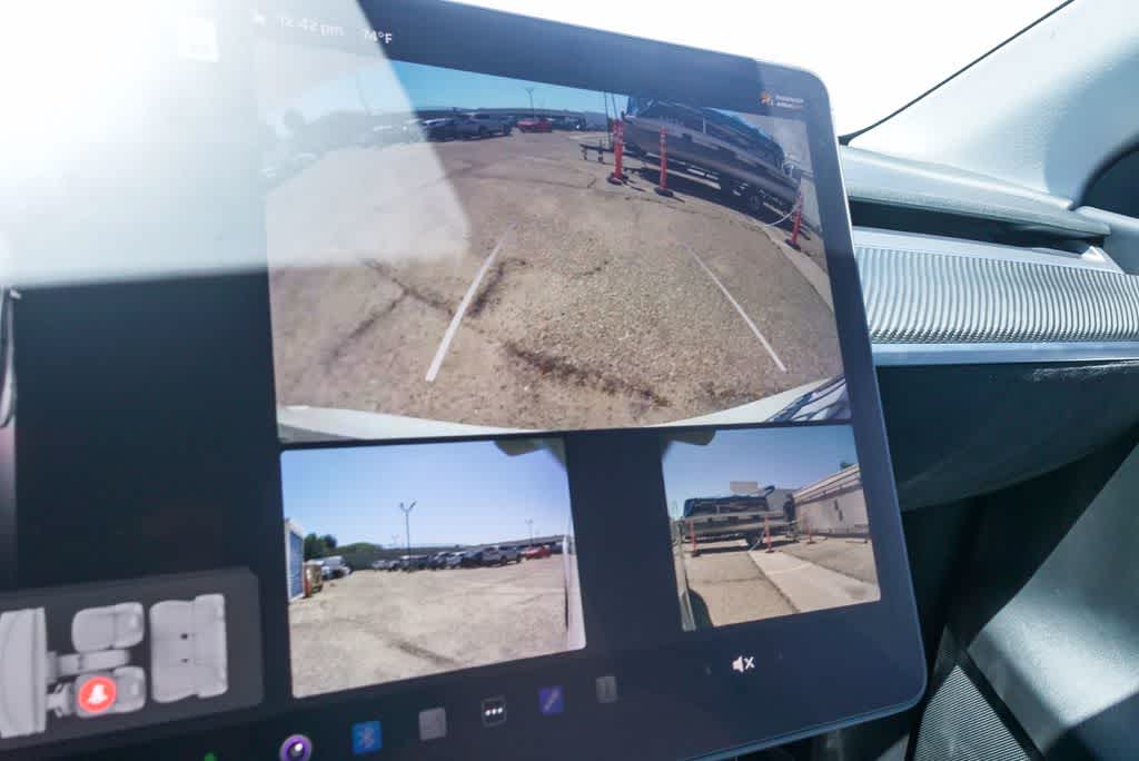 Thumbnail: 2022 Tesla Model Y - 21