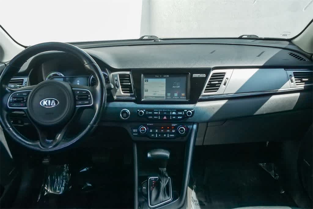 Thumbnail: 2017 Kia Niro - 11