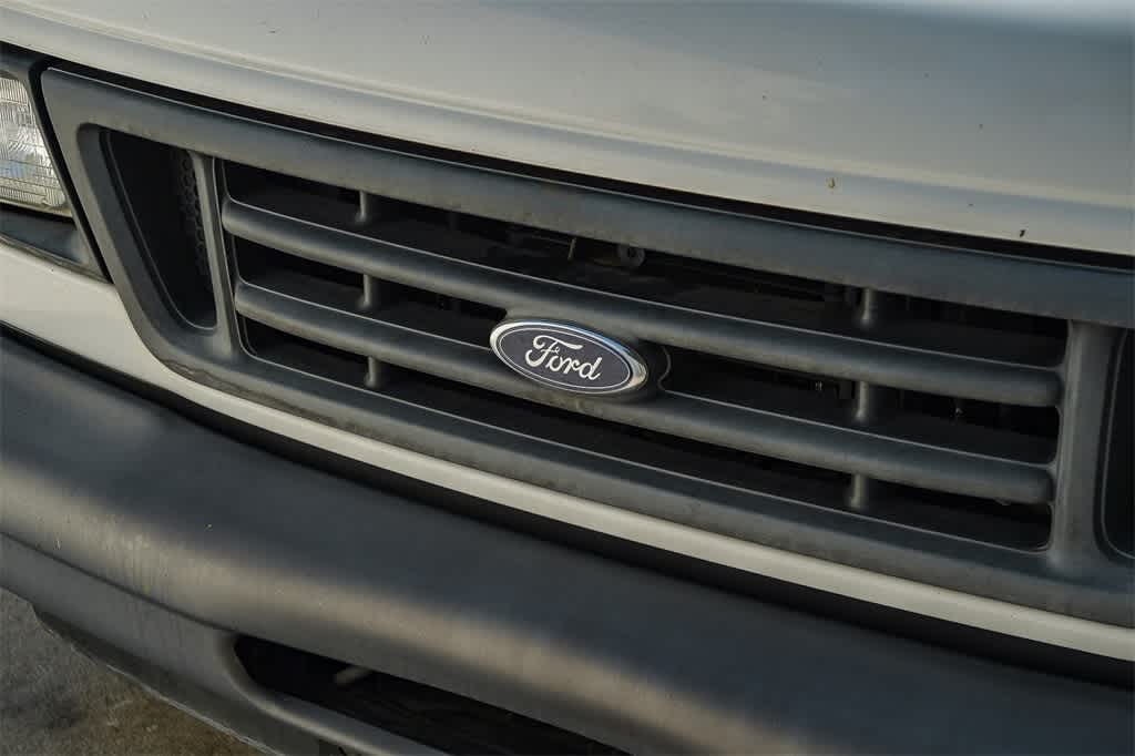 Thumbnail: 2006 Ford Econoline - 9