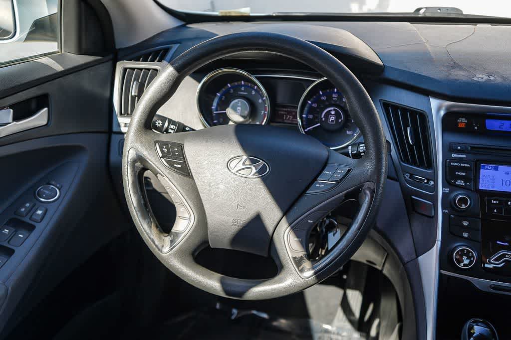 Thumbnail: 2013 Hyundai Sonata - 15