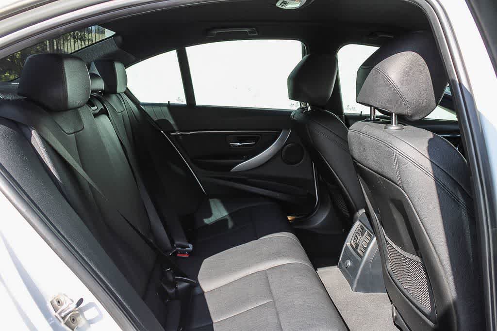 Thumbnail: 2017 BMW 3 Series - 15