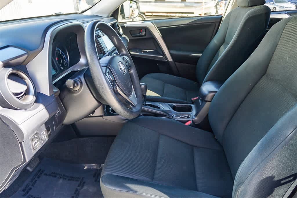 Thumbnail: 2018 Toyota RAV4 - 19