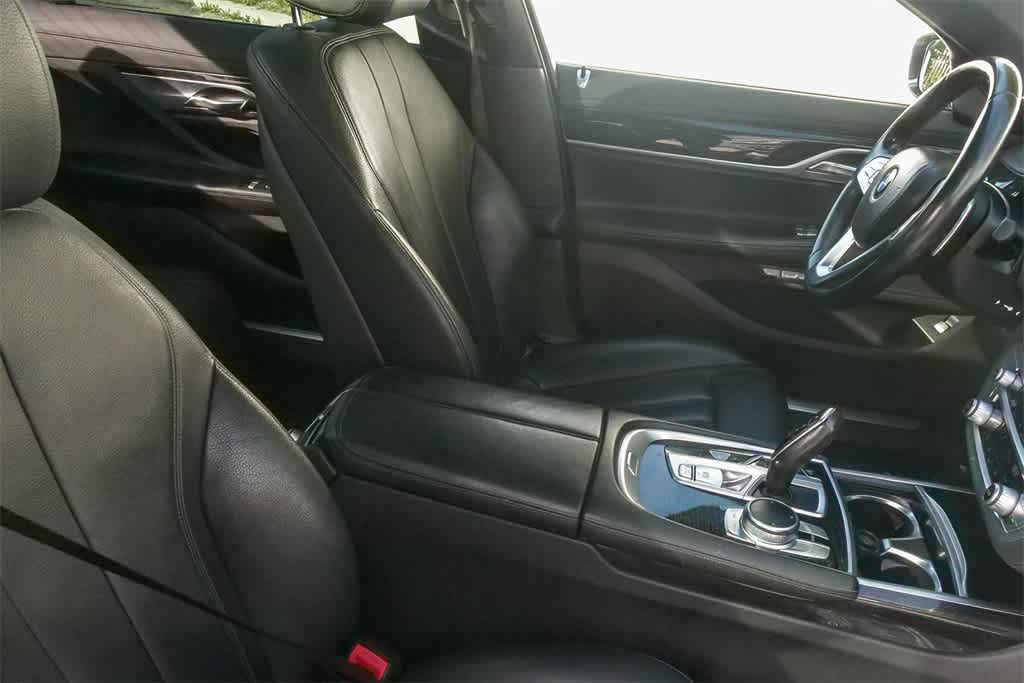 Thumbnail: 2018 BMW 7 Series - 12