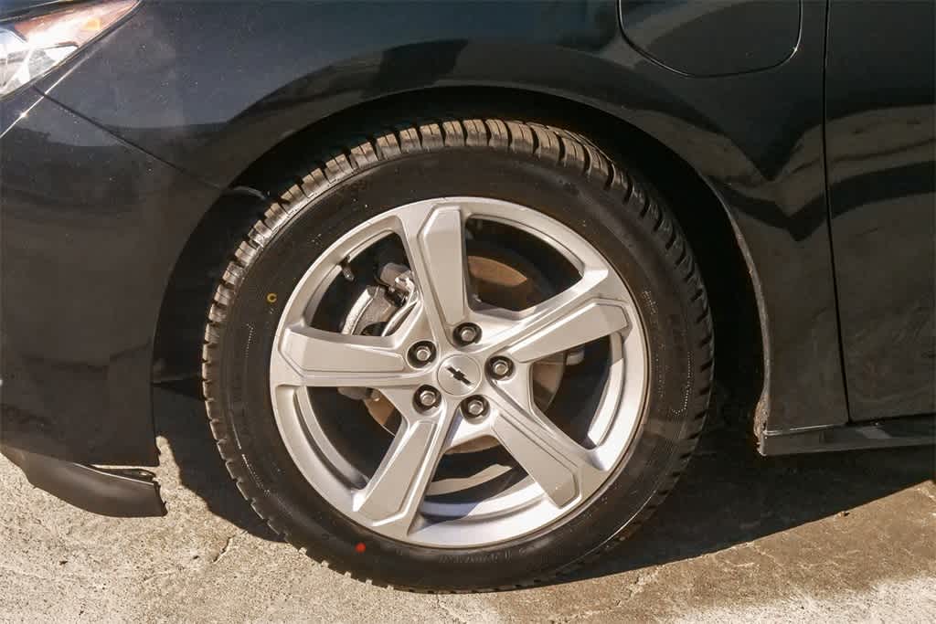 Thumbnail: 2017 Chevrolet Volt - 5