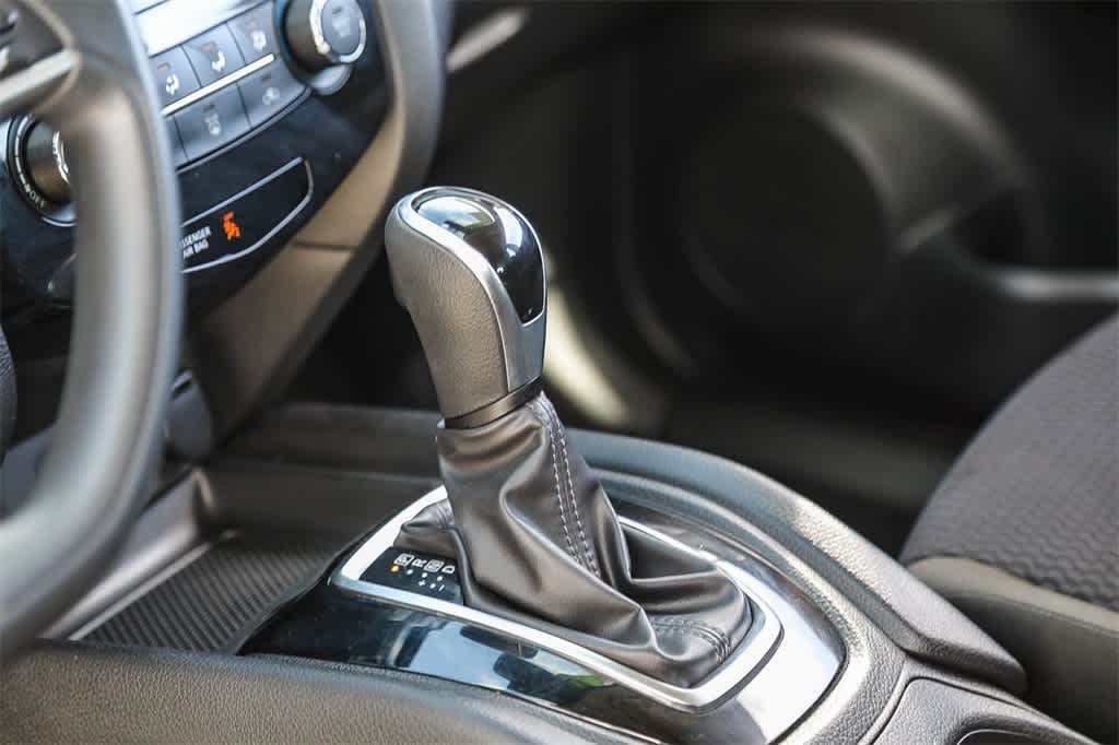 Thumbnail: 2021 Nissan Rogue Sport - 19