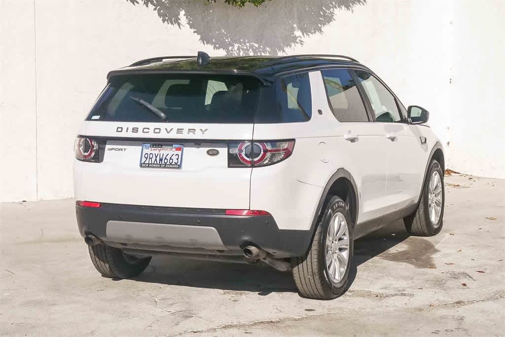 Thumbnail: 2017 Land Rover Discovery Sport - 7