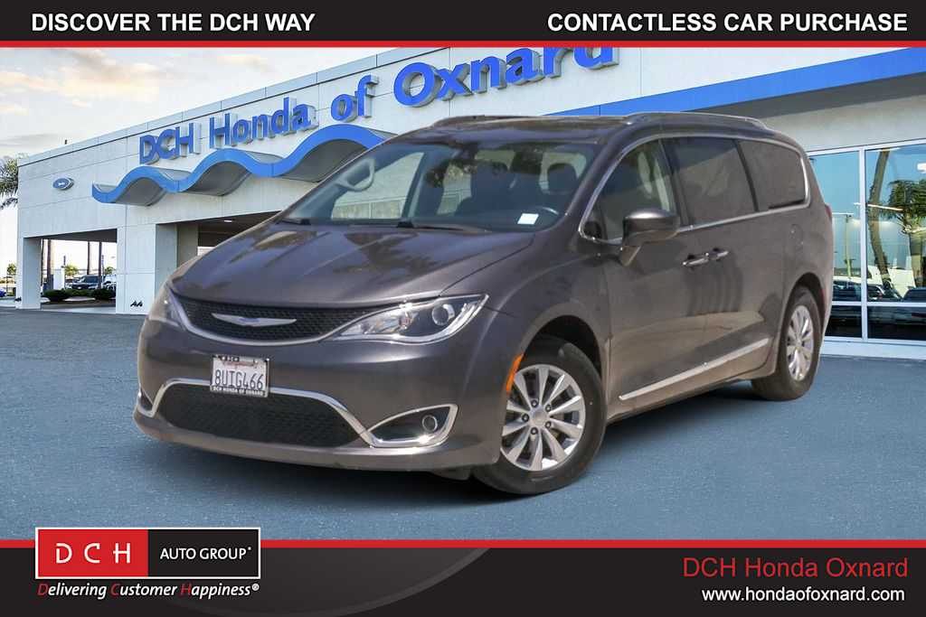 2019 Chrysler Pacifica Touring L -
                  Oxnard, CA