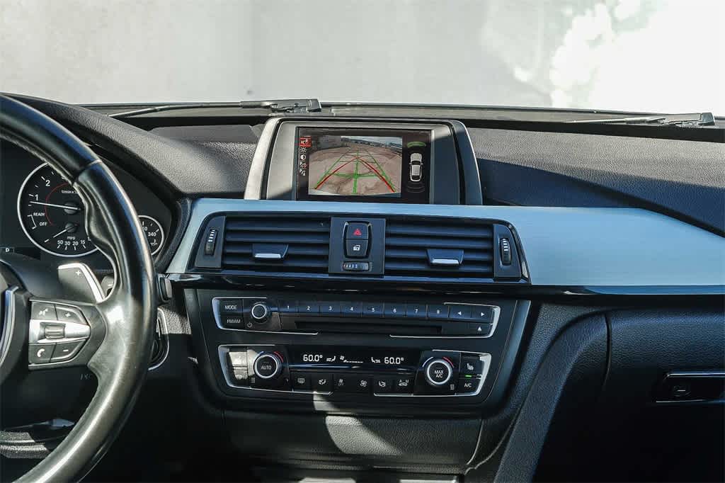 Thumbnail: 2016 BMW 3 Series - 13