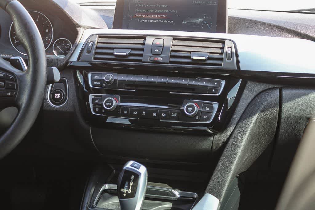 Thumbnail: 2017 BMW 3 Series - 12