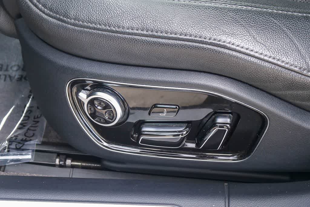 Thumbnail: 2011 Audi A8 - 20