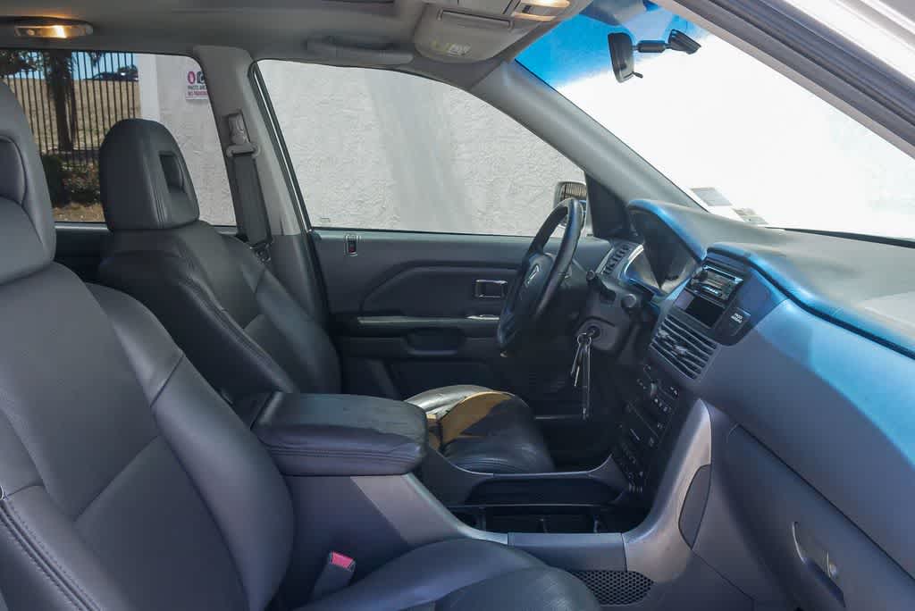 Thumbnail: 2005 Honda Pilot - 16