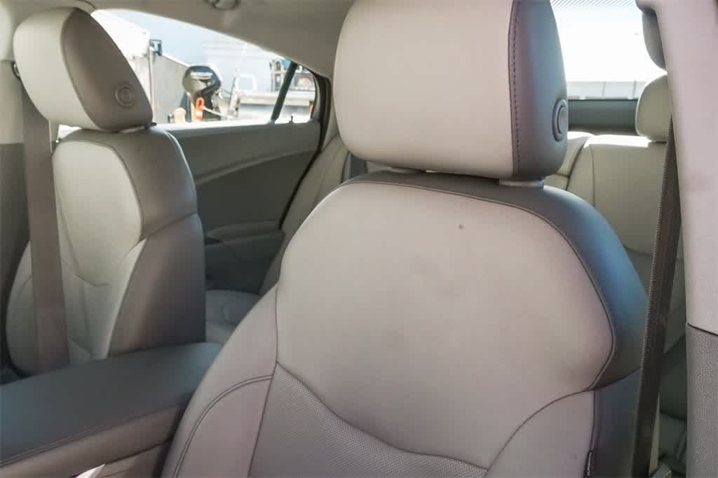 Thumbnail: 2017 Chevrolet Volt - 21