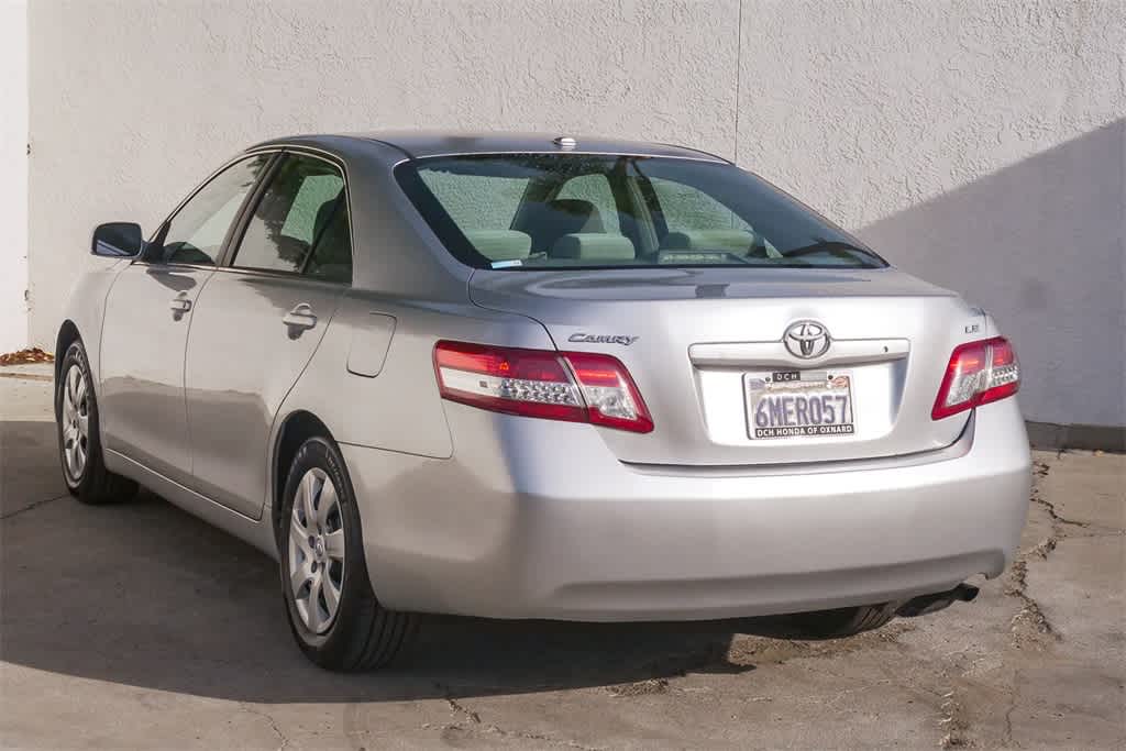 Thumbnail: 2011 Toyota Camry - 9