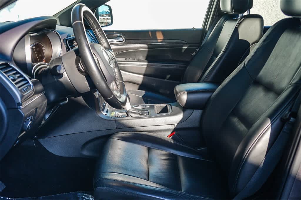 Thumbnail: 2020 Jeep Grand Cherokee - 20