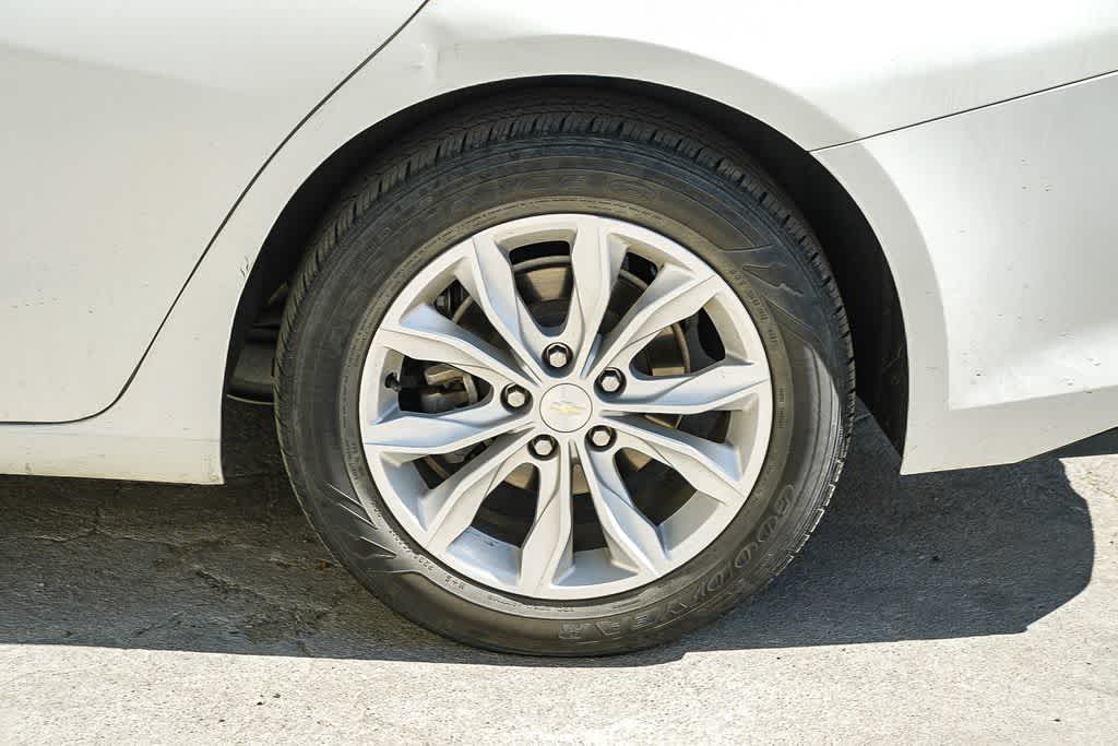 Thumbnail: 2020 Chevrolet Malibu - 11