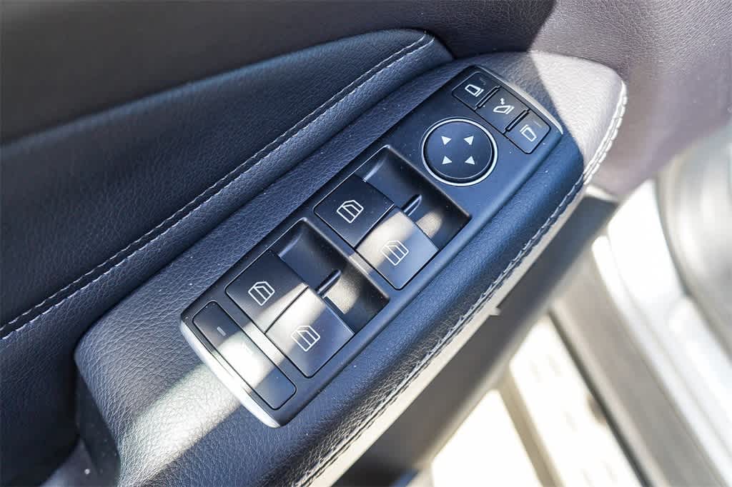 Thumbnail: 2017 Mercedes-Benz GLE - 23