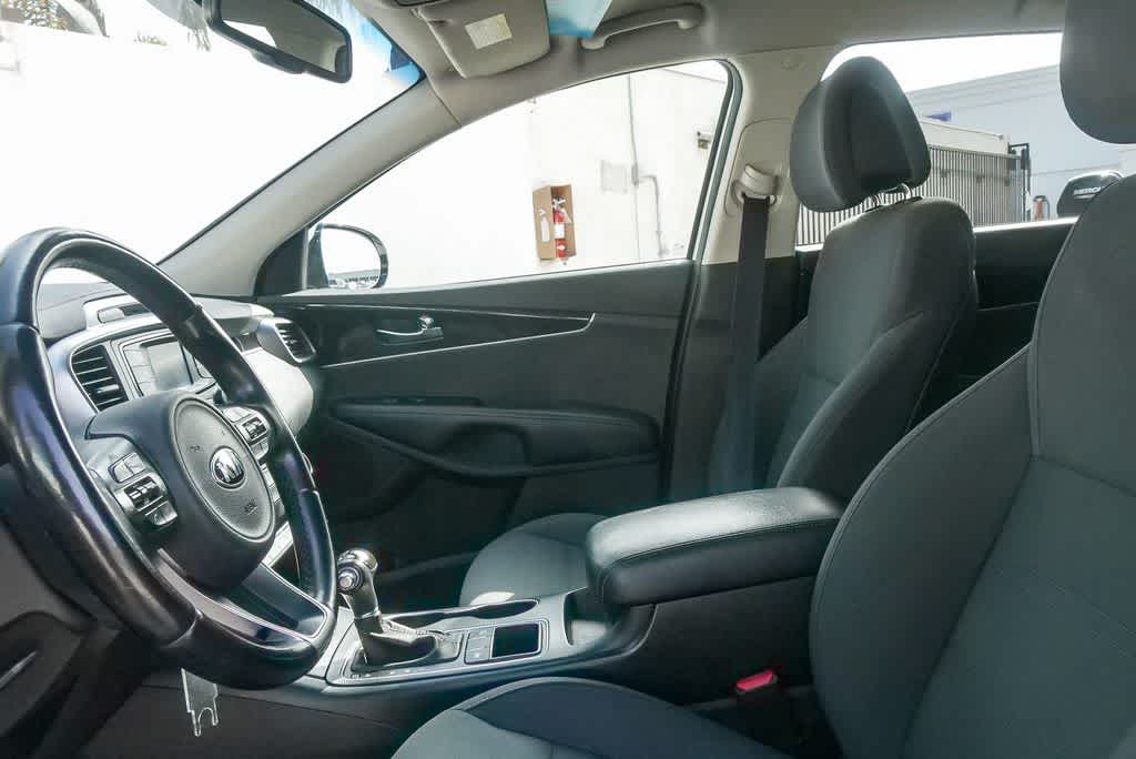 Thumbnail: 2016 Kia Sorento - 15