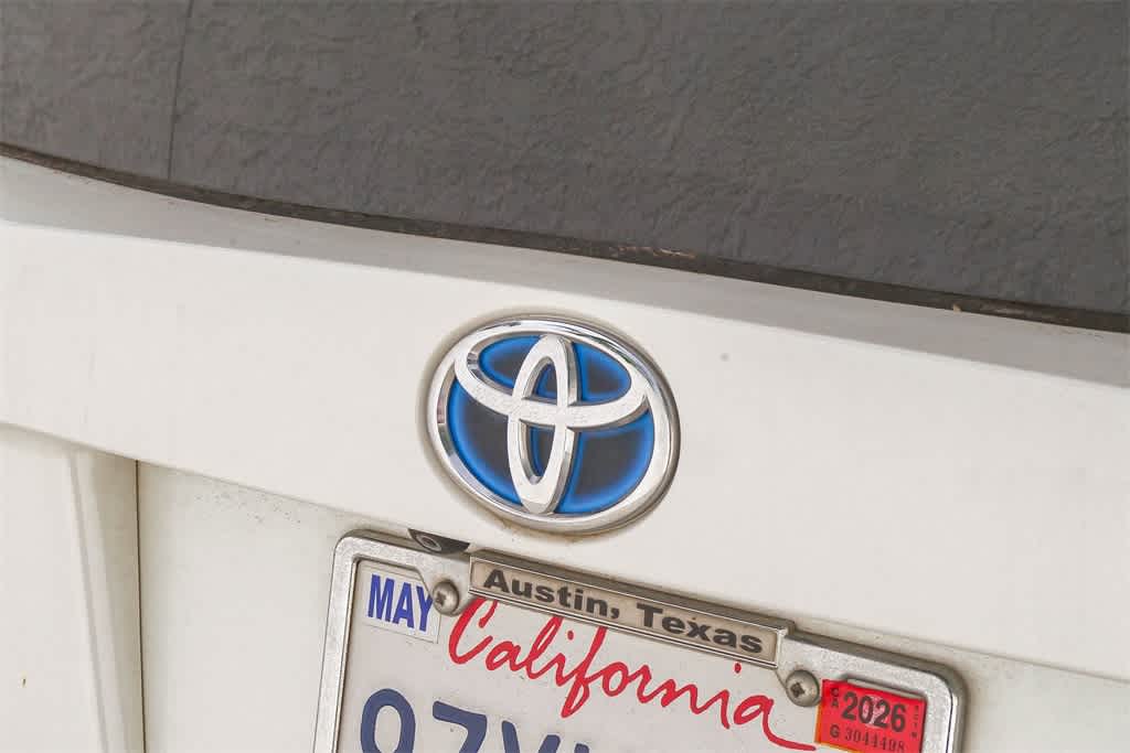 Thumbnail: 2016 Toyota Prius - 11