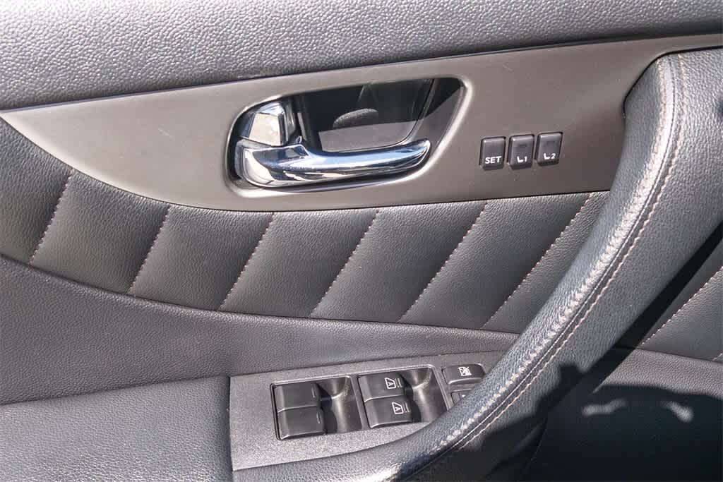 Thumbnail: 2013 INFINITI FX37 - 20