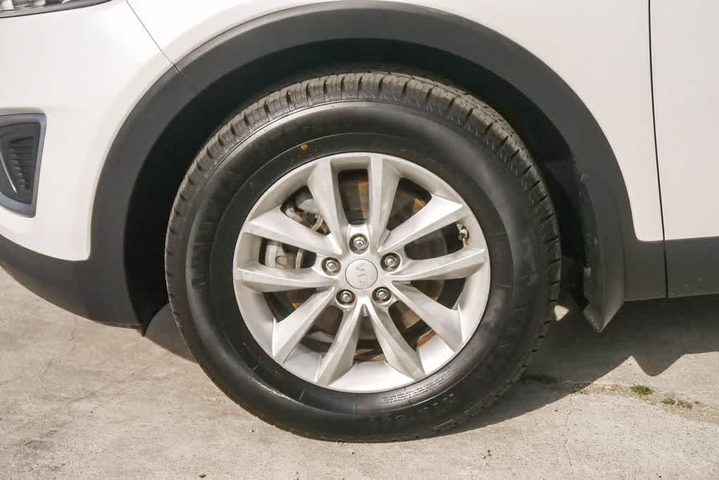 Thumbnail: 2016 Kia Sorento - 5
