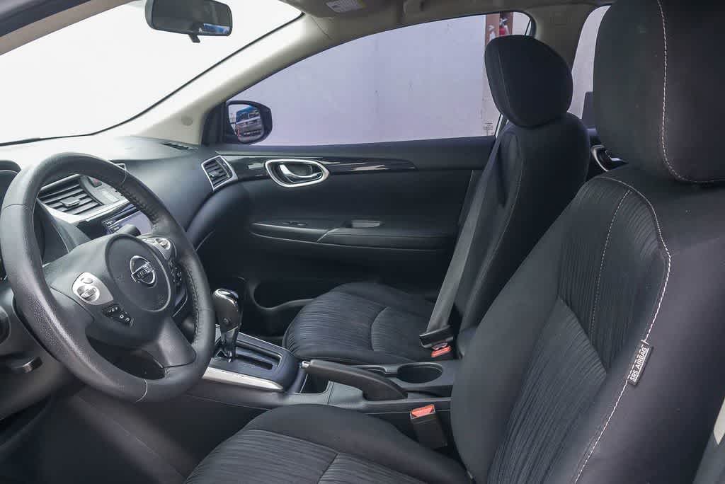 Thumbnail: 2016 Nissan Sentra - 17