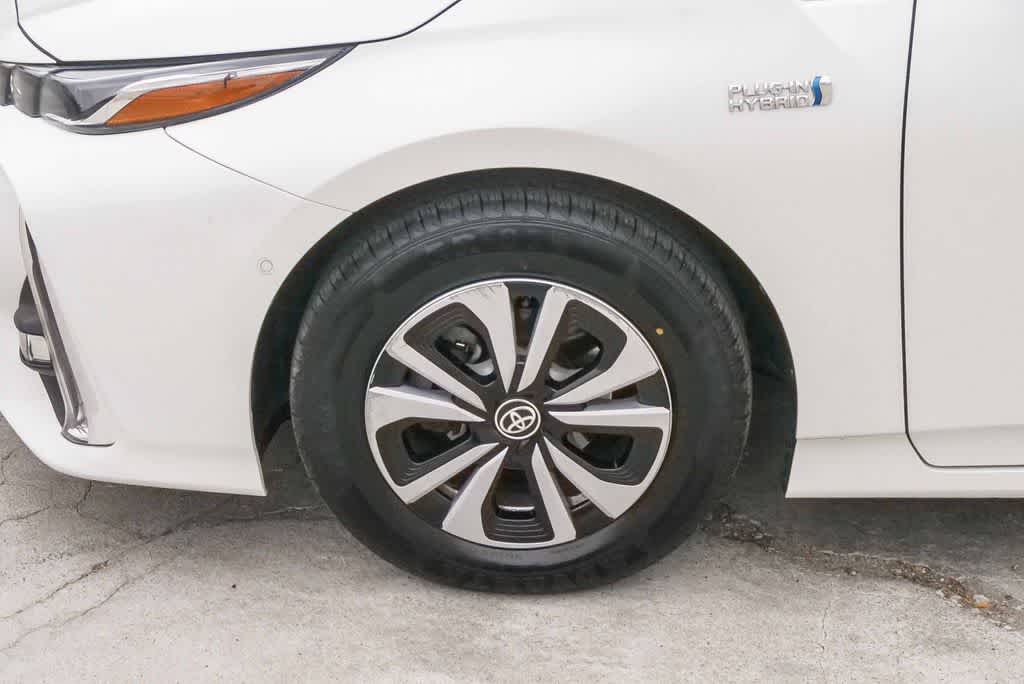 Thumbnail: 2017 Toyota Prius Prime - 5