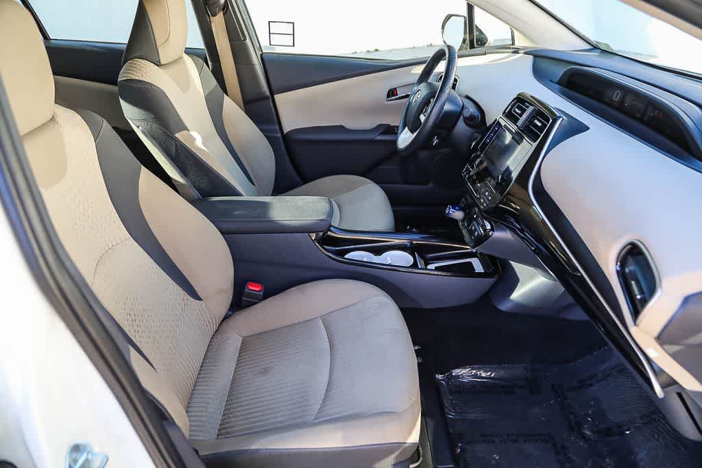 Thumbnail: 2016 Toyota Prius - 13