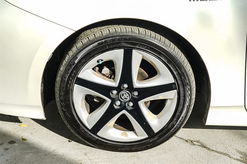 Thumbnail: 2016 Toyota Prius - 10