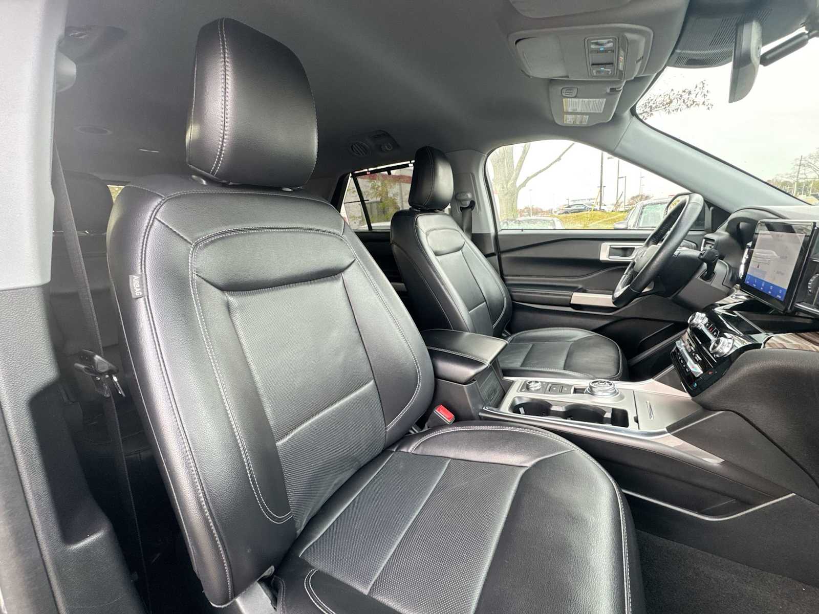 Thumbnail: 2022 Ford Explorer - 17