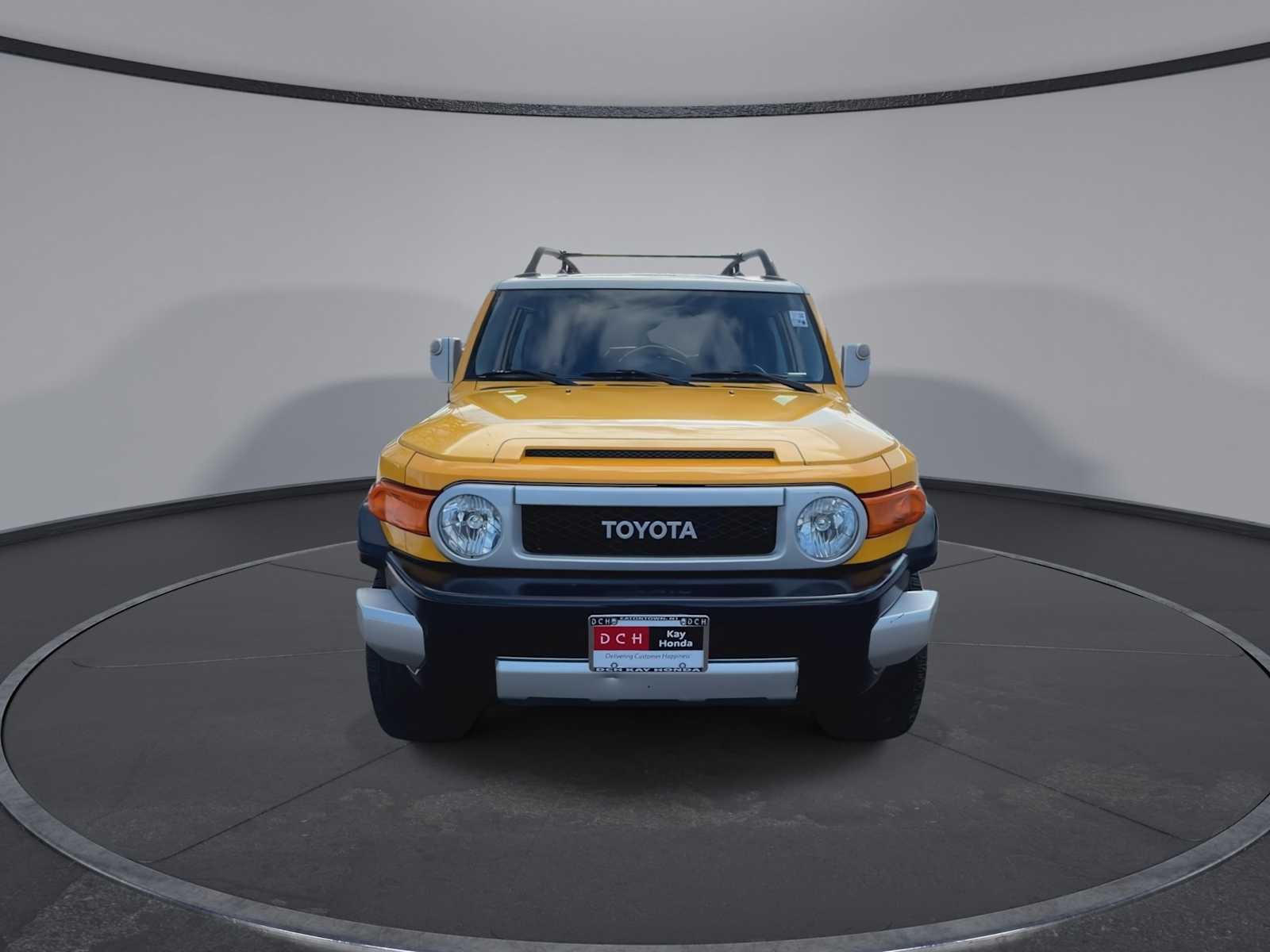 Thumbnail: 2010 Toyota FJ Cruiser - 3