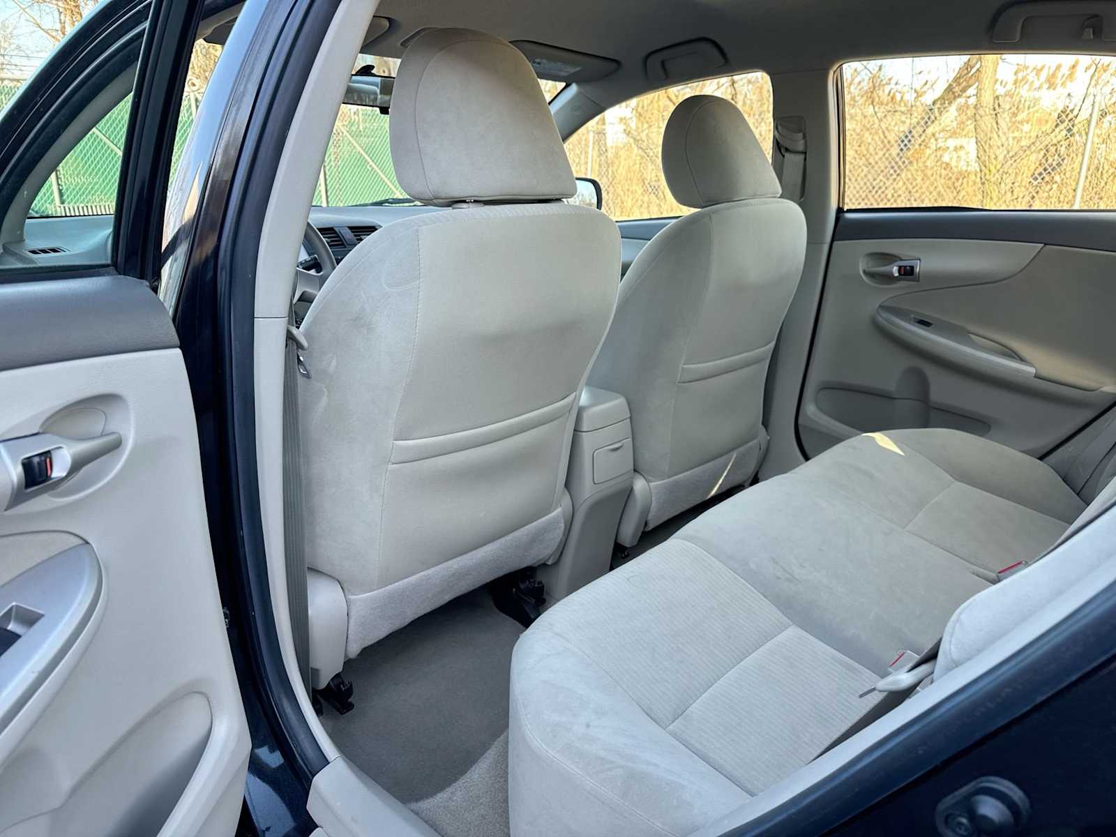 Thumbnail: 2010 Toyota Corolla - 12