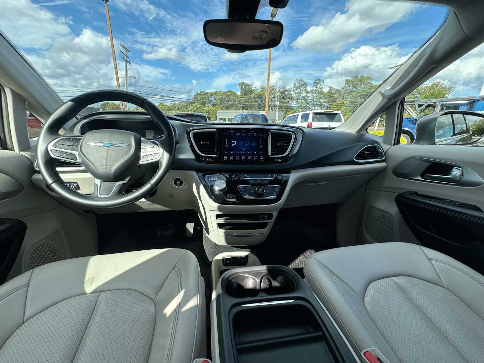 Thumbnail: 2018 Chrysler Pacifica - 20
