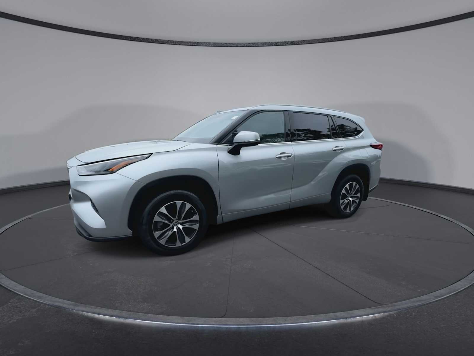 2022 Toyota Highlander XLE 4