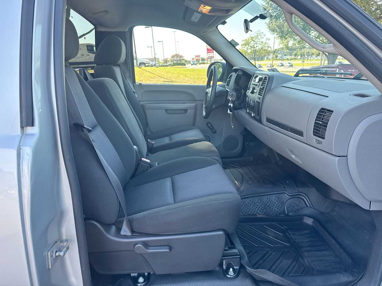 Thumbnail: 2011 Chevrolet Silverado 1500 - 12