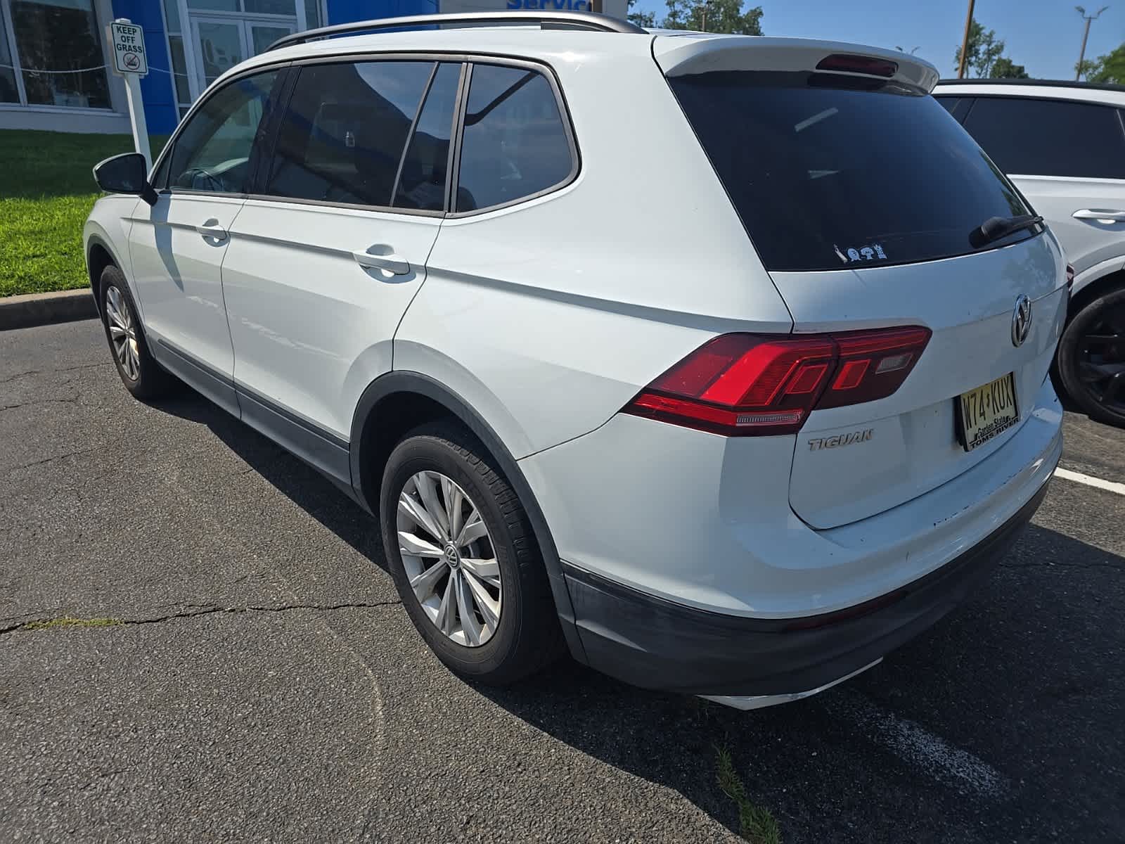 Thumbnail: 2018 Volkswagen Tiguan - 7