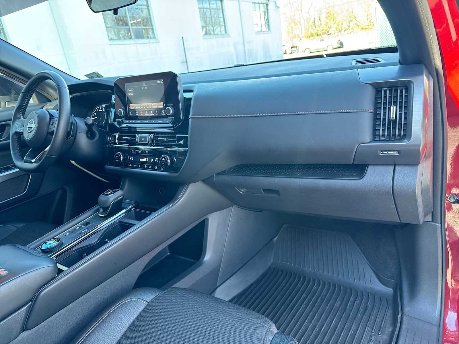 Thumbnail: 2023 Nissan Pathfinder - 16