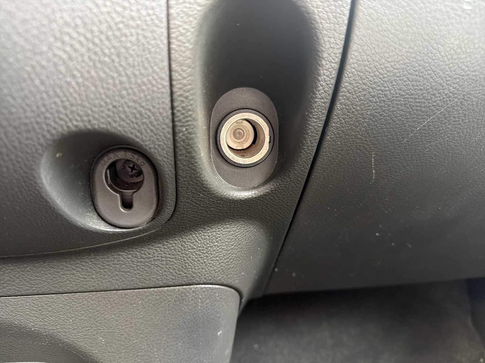 Thumbnail: 2009 Nissan Cube - 27