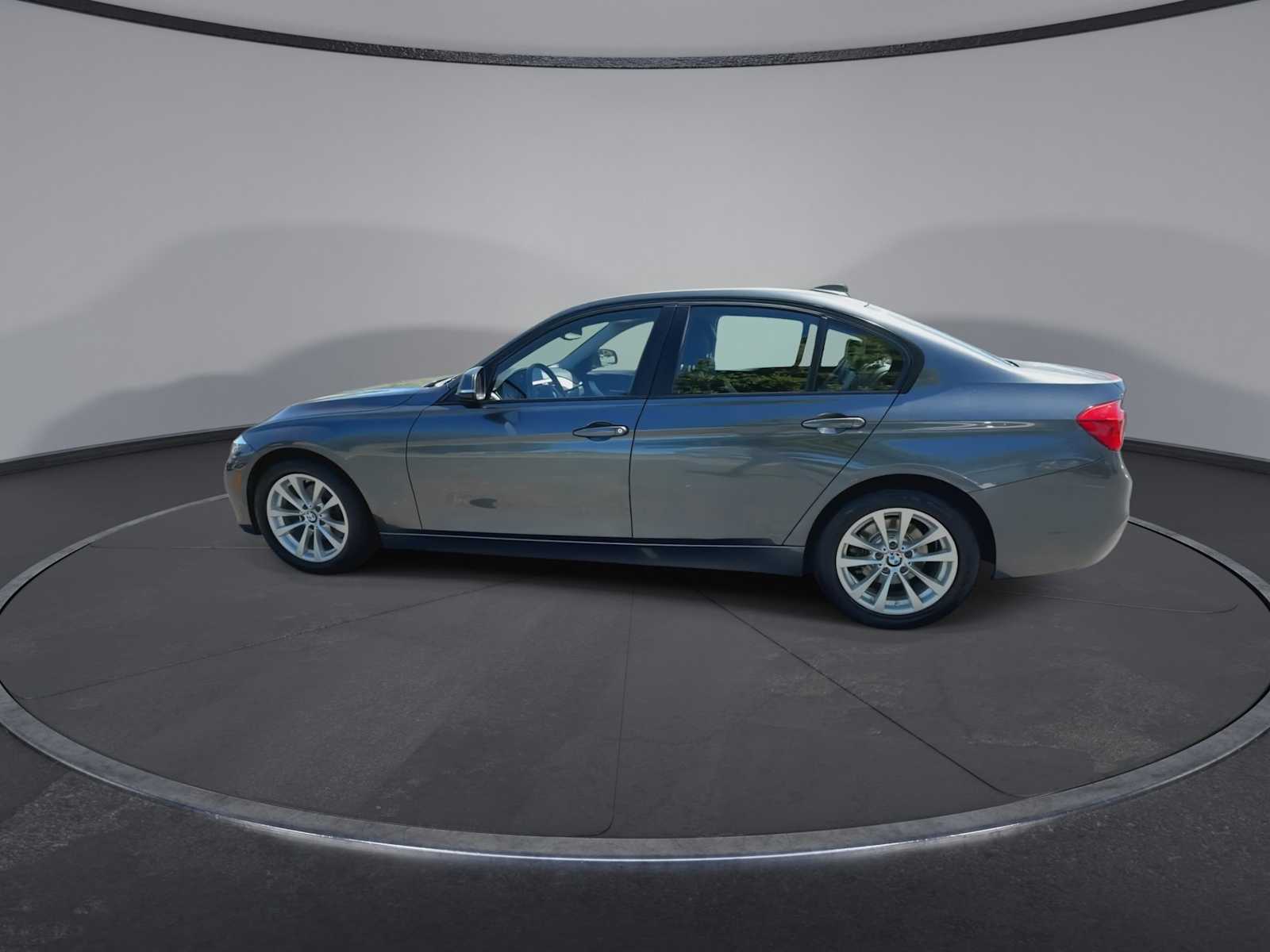 Thumbnail: 2016 BMW 3 Series - 5