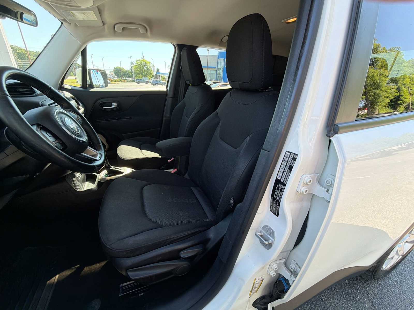Thumbnail: 2016 Jeep Renegade - 21