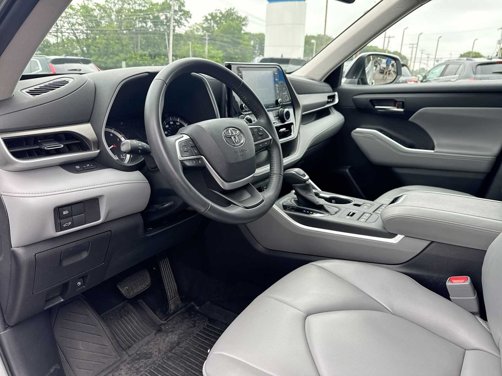 2022 Toyota Highlander XLE 10
