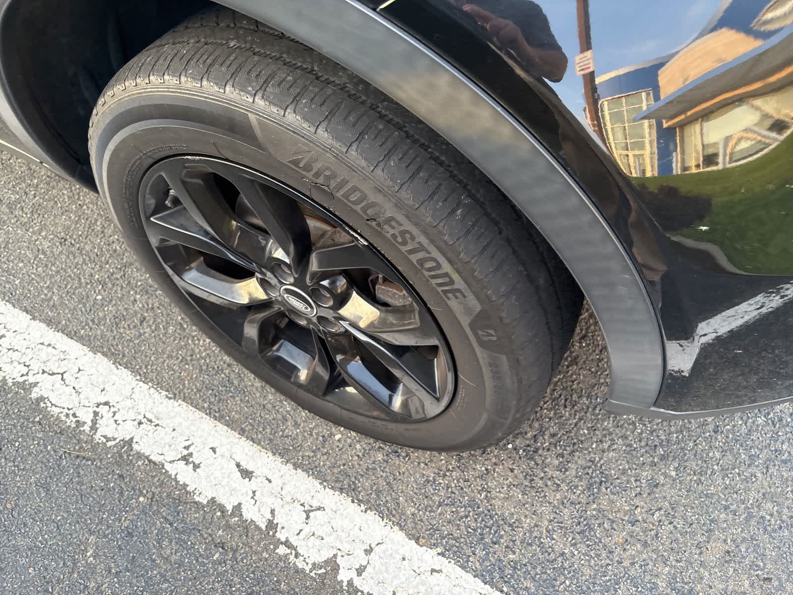 Thumbnail: 2018 Land Rover Discovery Sport - 16