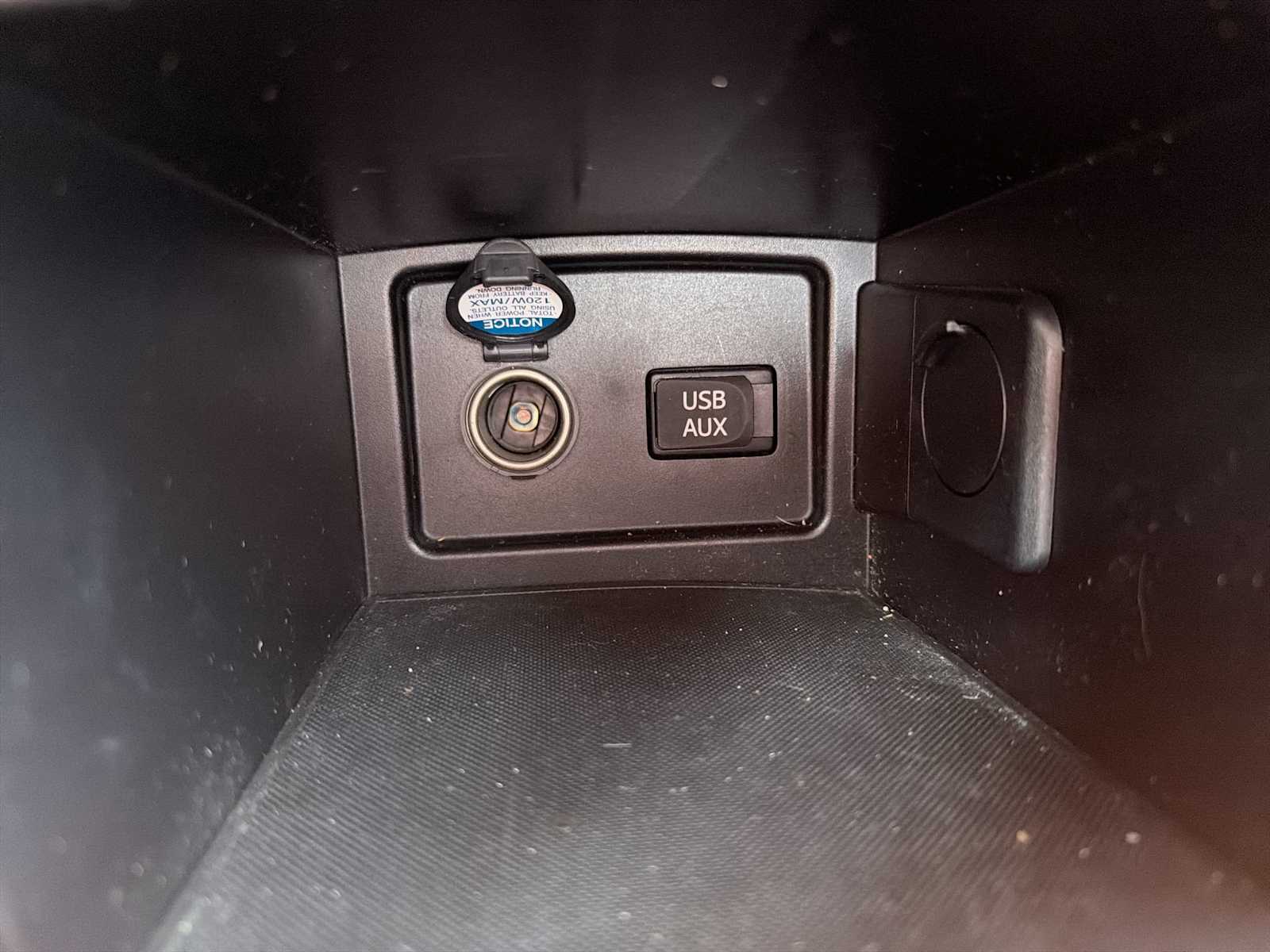 Thumbnail: 2010 Toyota Camry - 28