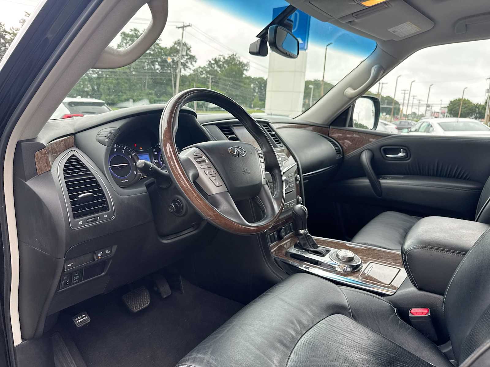 Thumbnail: 2016 INFINITI QX80 - 10