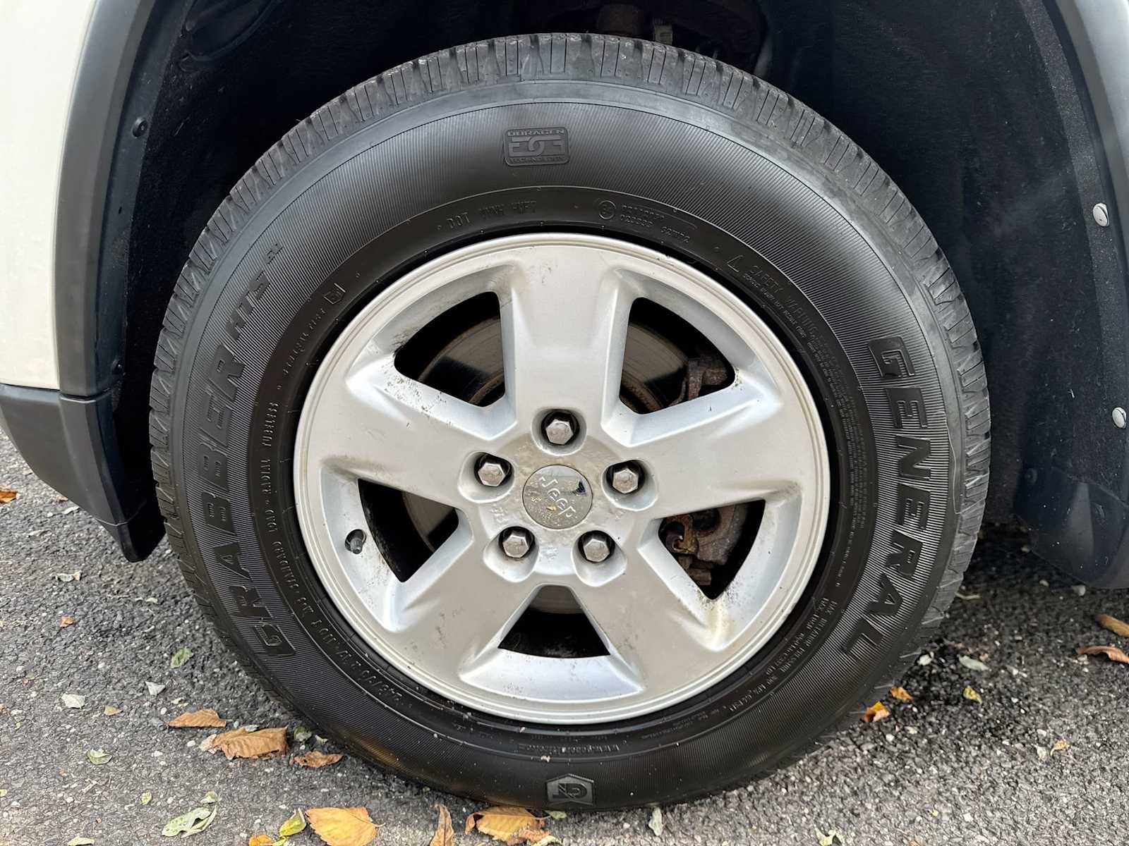 Thumbnail: 2012 Jeep Grand Cherokee - 19